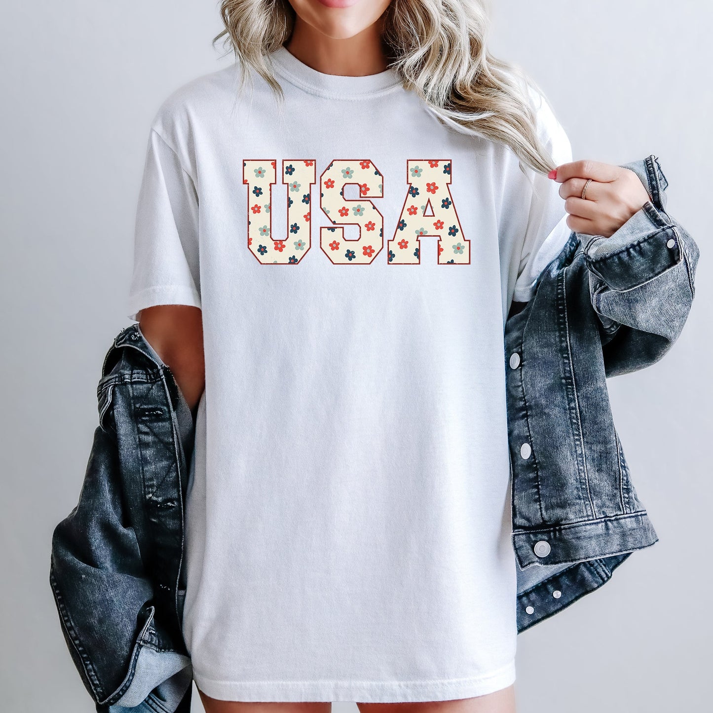USA Flowers, Minimalist, Patriotic, America, 4th of July Tshirt Comfort Colors T-Shirt