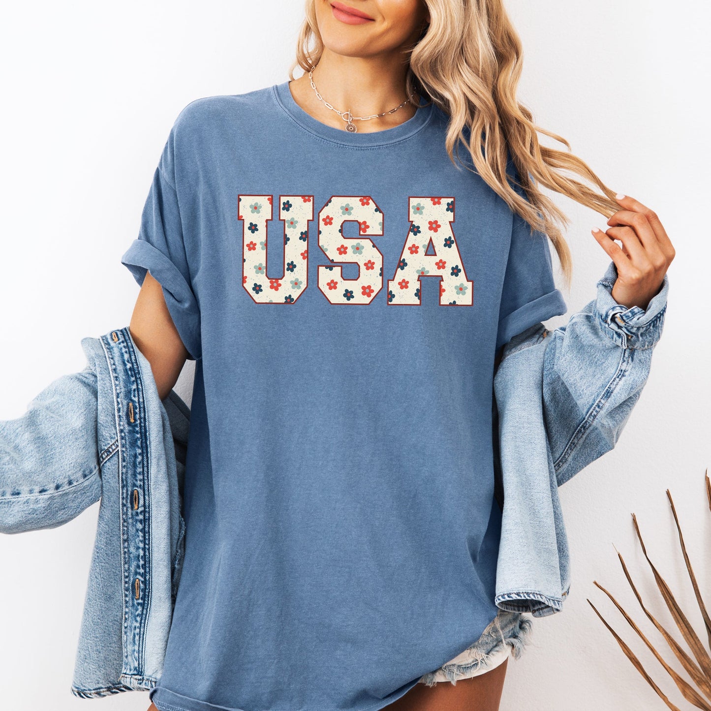 USA Flowers, Minimalist, Patriotic, America, 4th of July Tshirt Comfort Colors T-Shirt