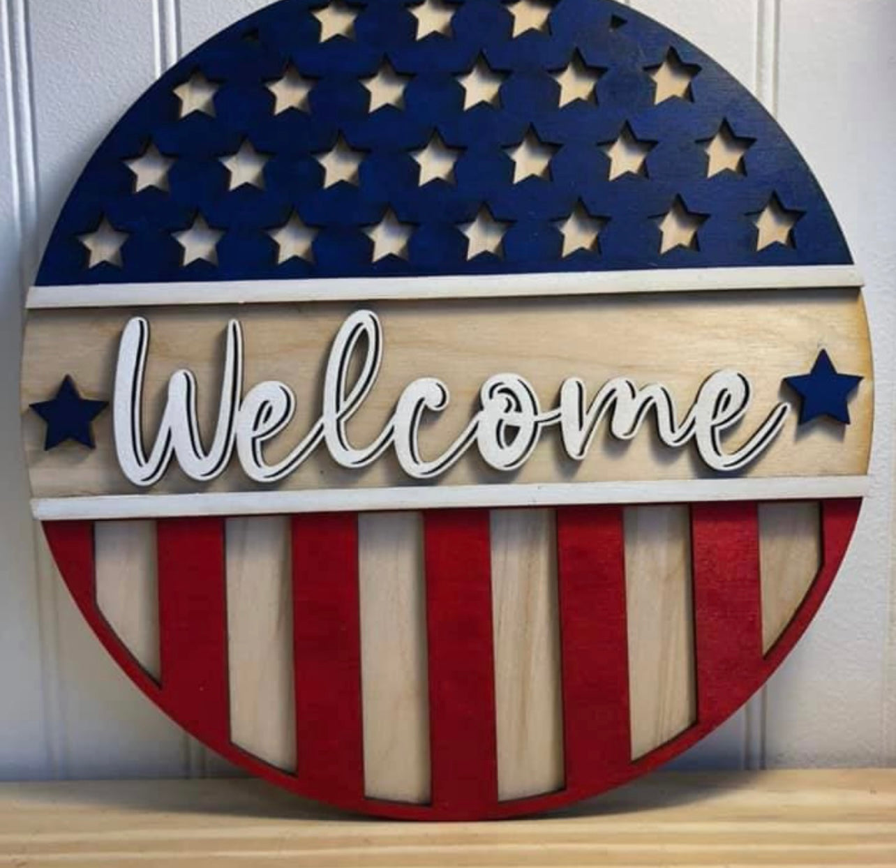 Patriotic Welcome Round Door Hanger Sign, July 4th Door Decor, Stars and Stripes, Independence Day Porch Sign